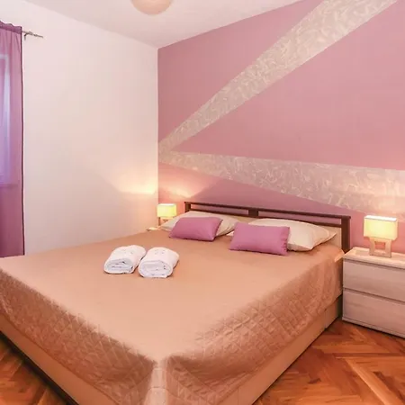 With A Swimming Pool Vojnic Sinjski, Zagora - 22835 Apartment *