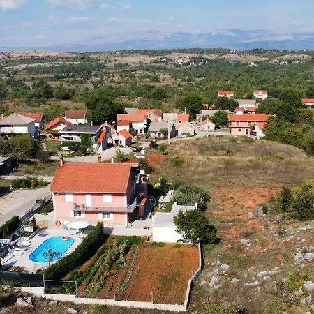 Apartment With A Swimming Pool Vojnic Sinjski, Zagora - 22835 *